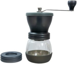 Molinillo manual de café de la marca Hario, dispone de una capacidad de 50 g